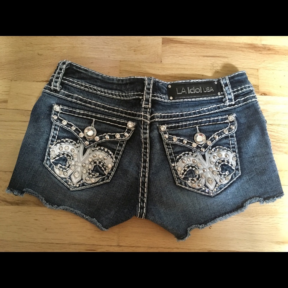 La idol jean shorts size medium